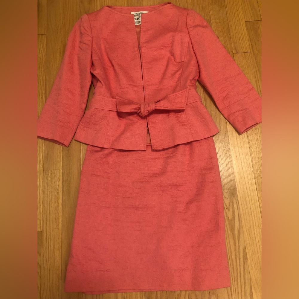 🎈🎉Host Pick! 🎀🌈 Teri Jon Tie Waist Skirt Suit